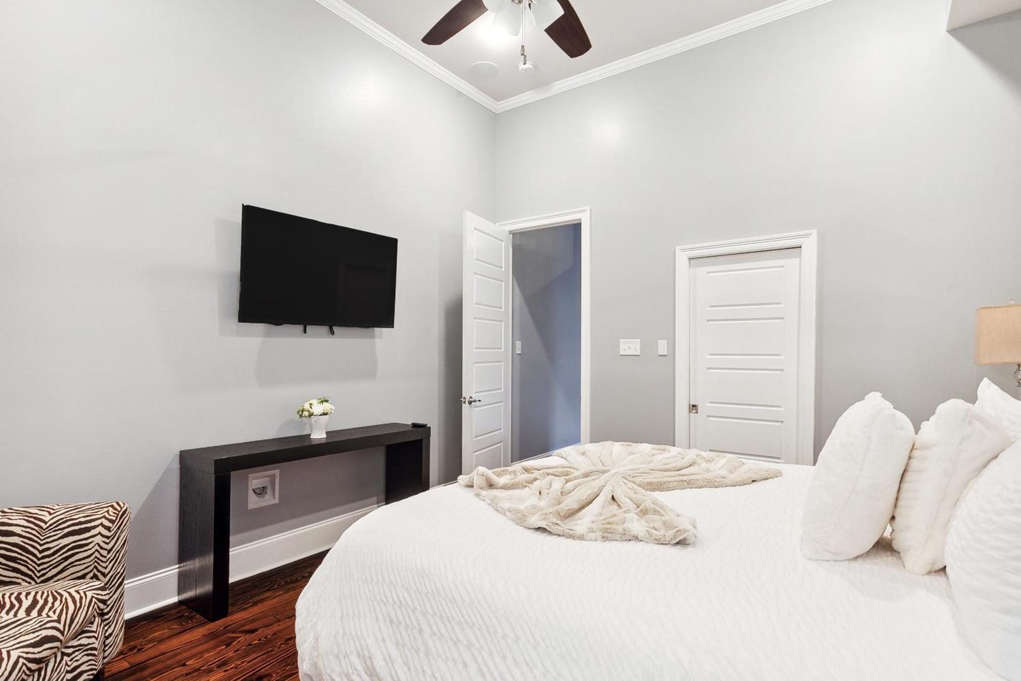 Amazing 3Bedroom Townhome, In Historic Dryade City Новий Орлеан Екстер'єр фото